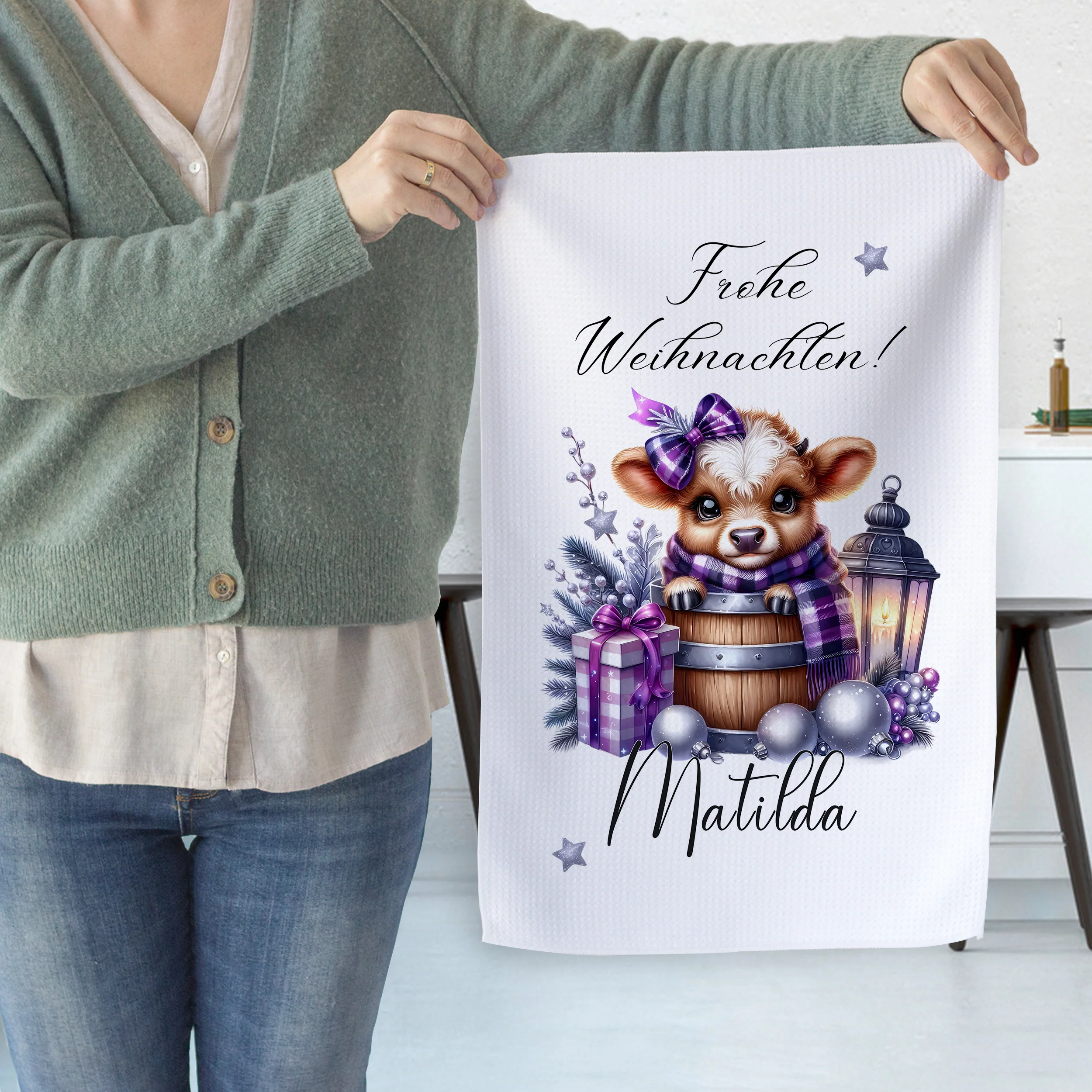 Personalisiertes Geschirrtuch Weihnachten - Ein süßes Kalb für festliche Freude - Image 2