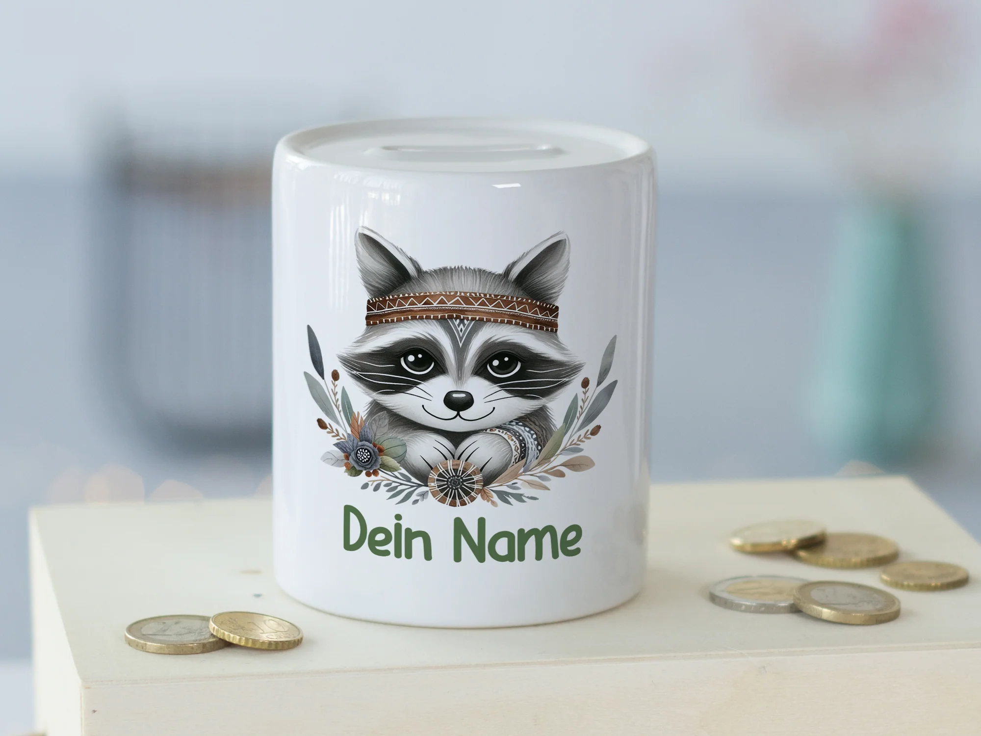 Spardose Waschbär mit Federn - Image 3