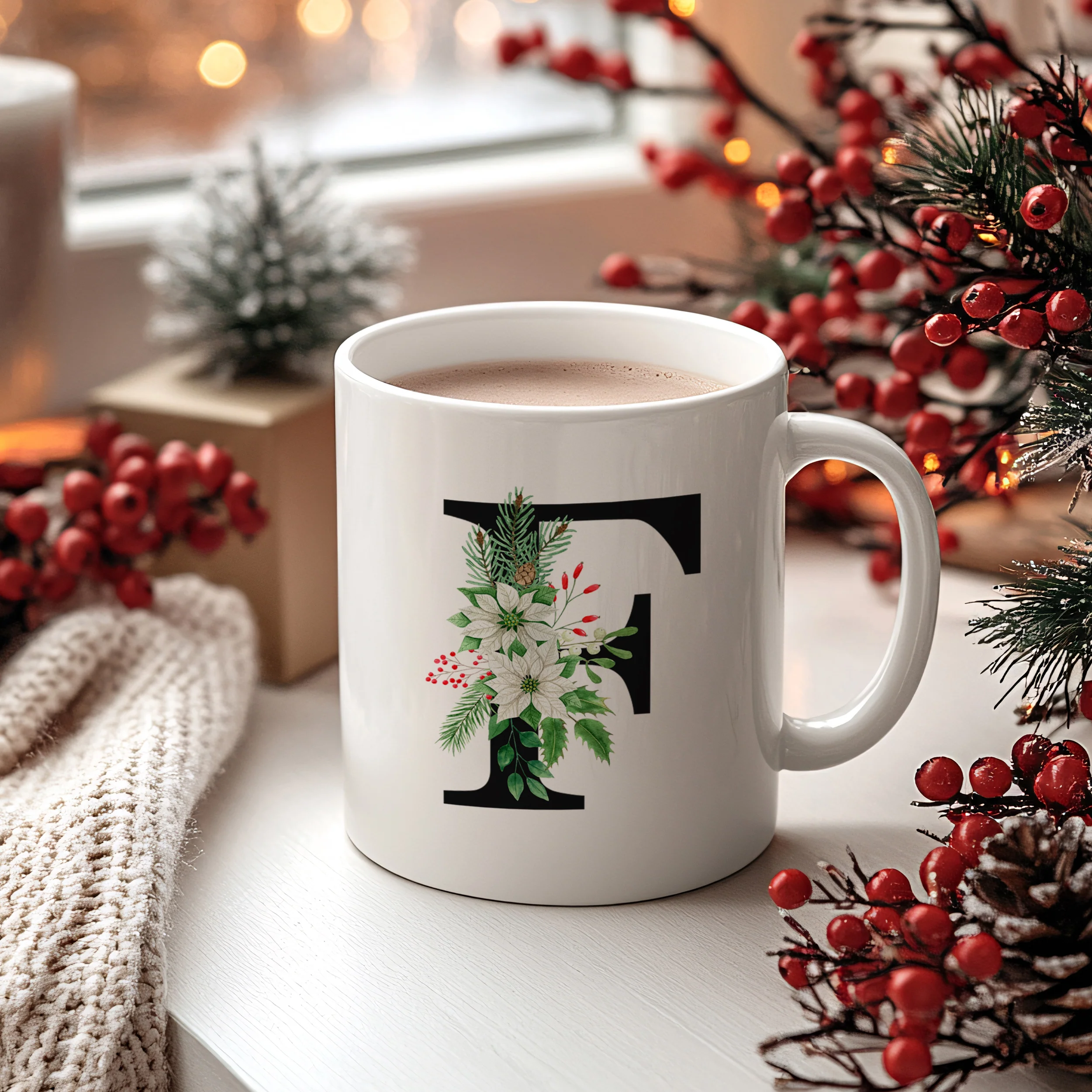 Tasse mit floralem F - Image 2