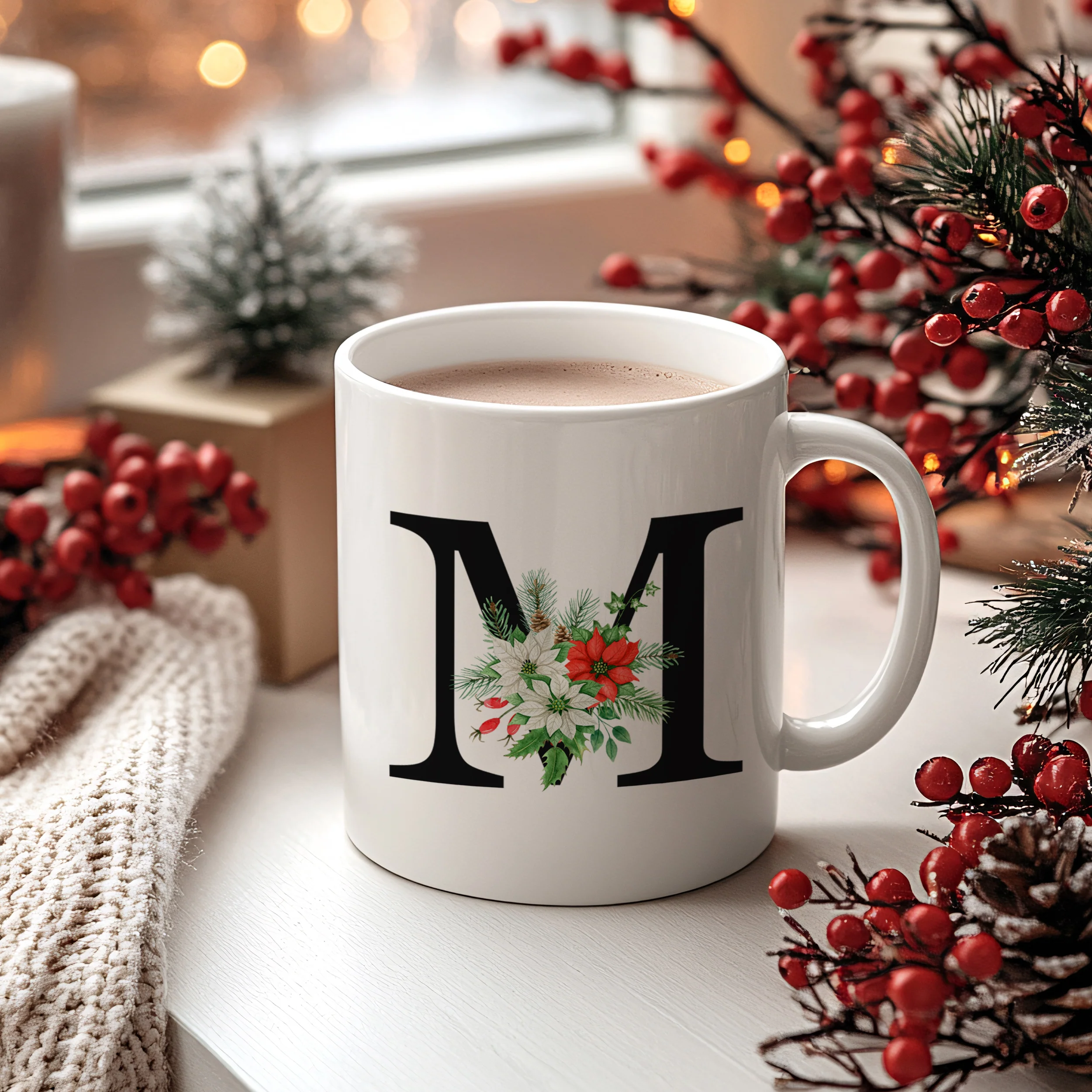 Tasse mit floralem M - Image 2