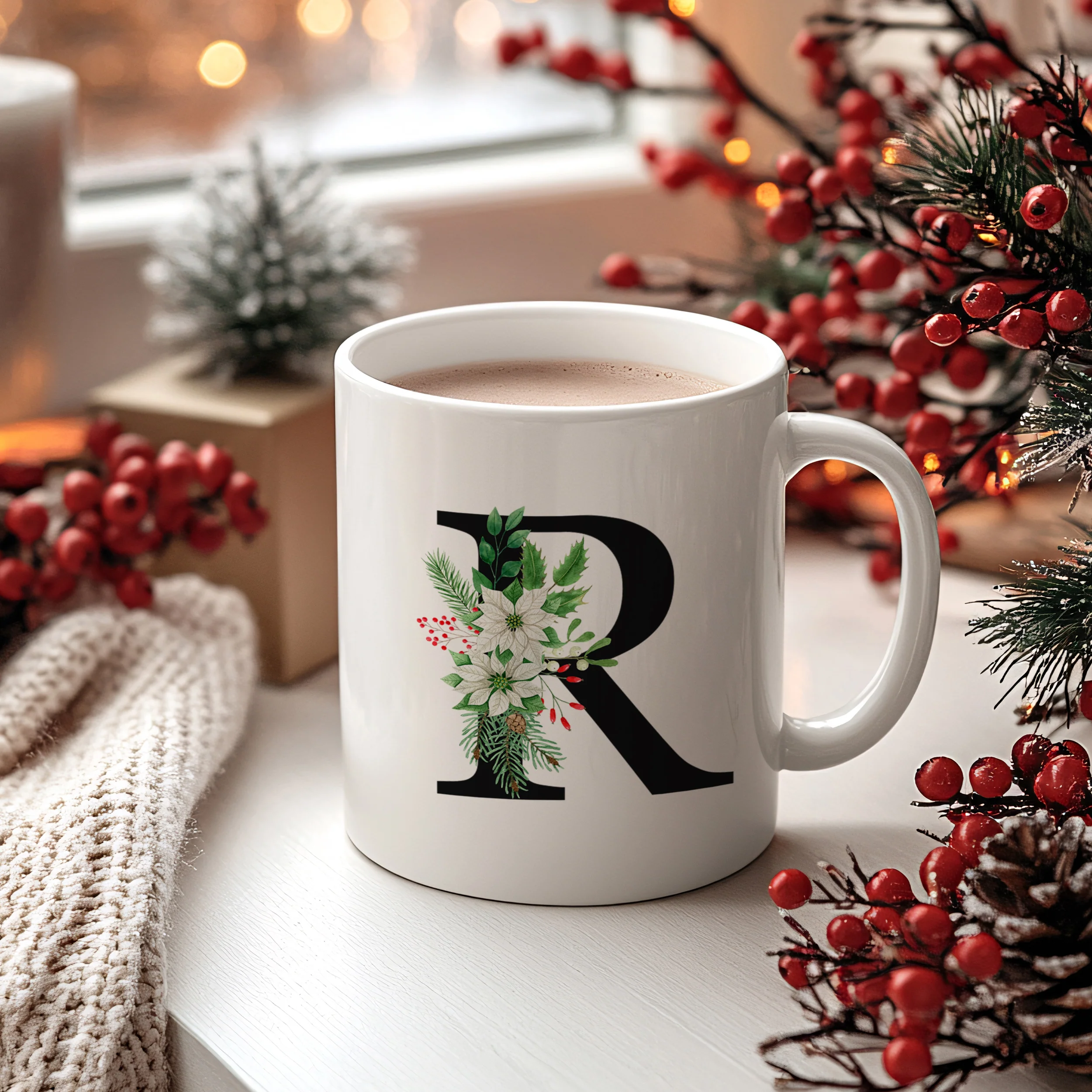 Tasse mit floralem R - Image 2