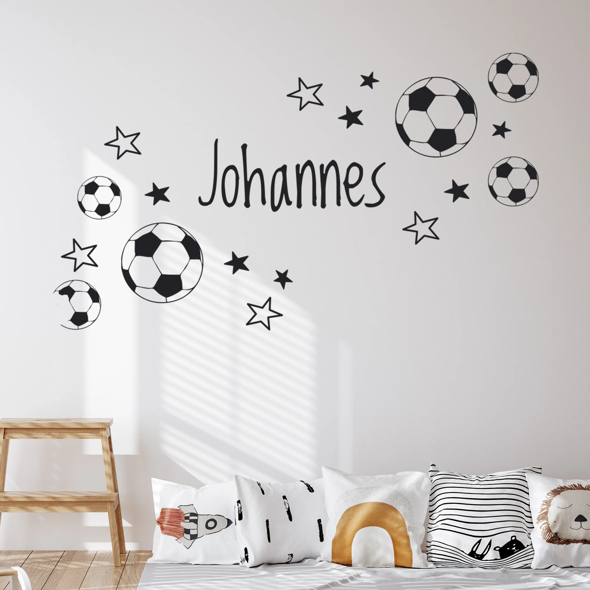 Wandtattoo Fußball mit Wunschnamen & Sternen - Image 3